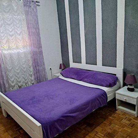 Apartment Vujcic Donji Okrug Exterior foto